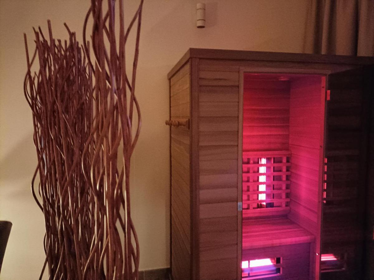 Artmonia Hotel Кастая Екстериор снимка